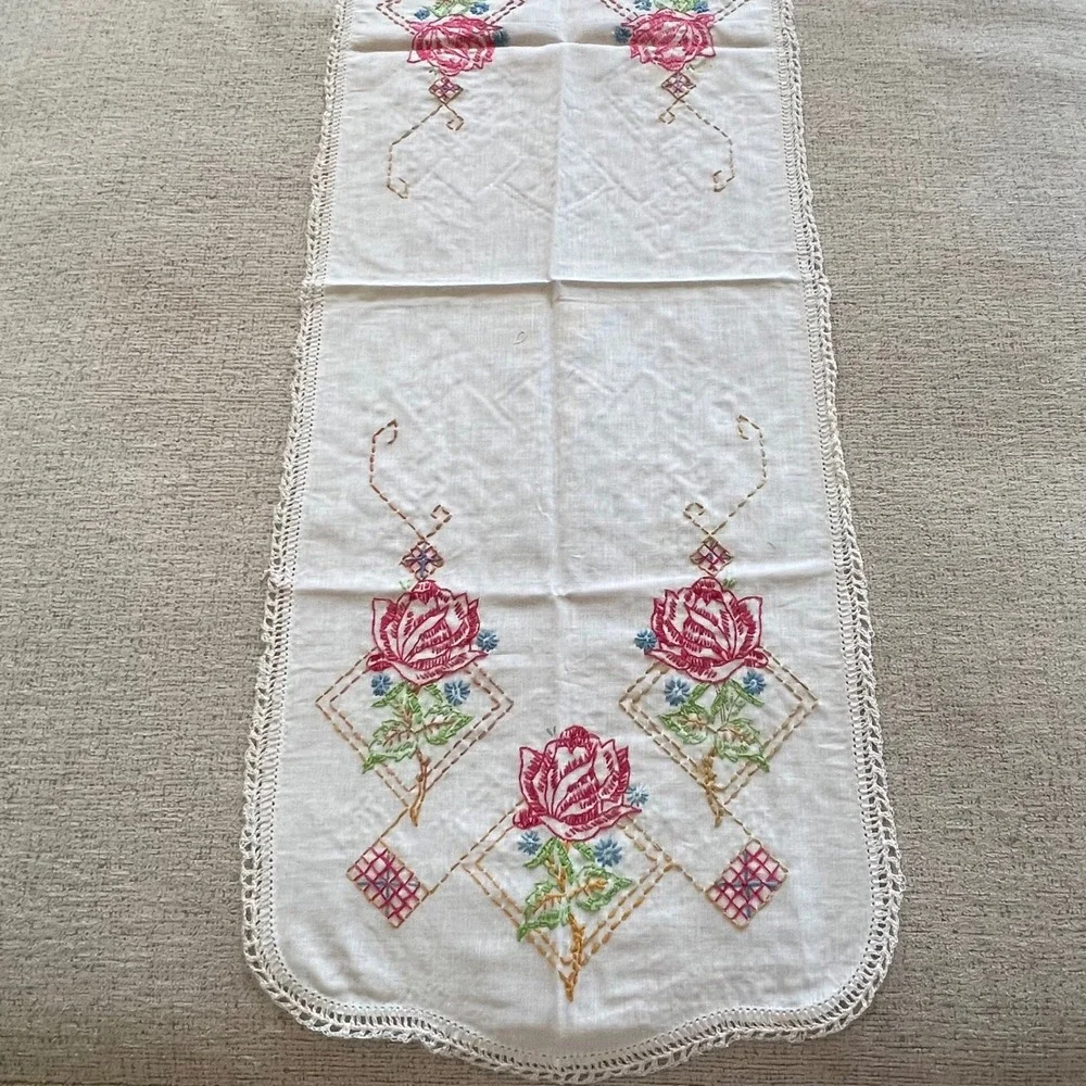 Vintage Hand Embroidered Rose Table Runner White Lace‎ Trim Floral 13x35